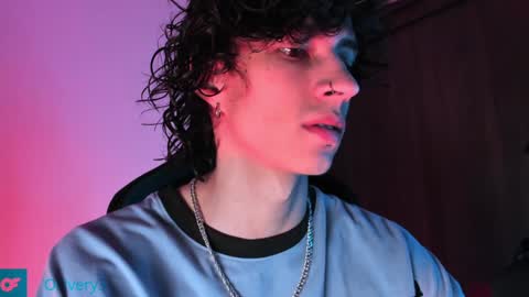 Snapshot of olliver___y chatting on 16, 12, 2024 online show from 16, 12, 2024