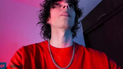 Snapshot of olliver___y chatting on 17, 12, 2024 online show from 17, 12, 2024