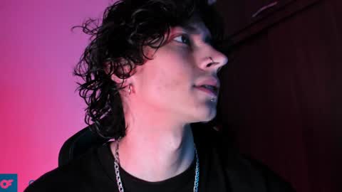 Snapshot of olliver___y chatting on 24, 12, 2024 online show from 24, 12, 2024