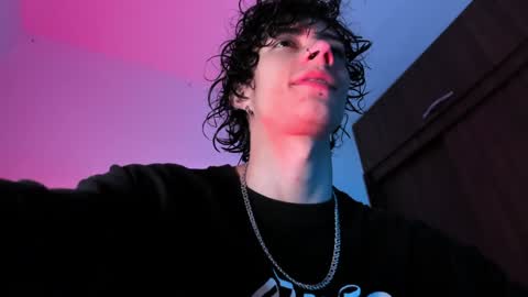 Snapshot of olliver___y chatting on 2, 1, 2025 online show from 2, 1, 2025