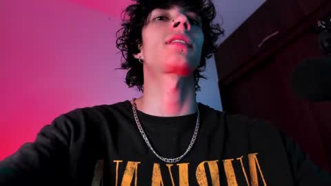 Snapshot of olliver___y chatting on 14, 1, 2025 online show from 14, 1, 2025