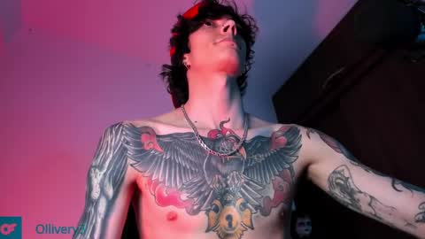 Snapshot of olliver___y chatting on 10, 2, 2025 online show from 10, 2, 2025