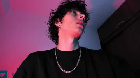 Snapshot of olliver___y chatting on 16, 2, 2025 online show from 16, 2, 2025