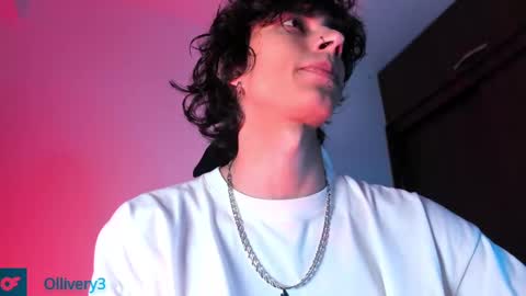 Snapshot of olliver___y chatting on 23, 2, 2025 online show from 23, 2, 2025