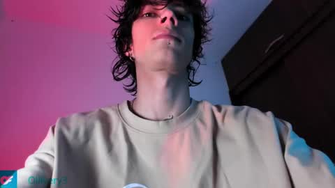 Snapshot of olliver___y chatting on 25, 2, 2025 online show from 25, 2, 2025