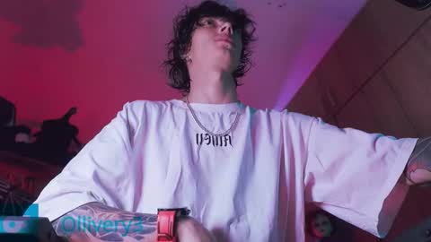 Snapshot of olliver___y chatting on 8, 9, 2025 online show from 8, 9, 2025