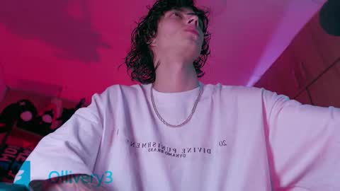 Snapshot of olliver___y chatting on 20, 10, 2025 online show from 20, 10, 2025