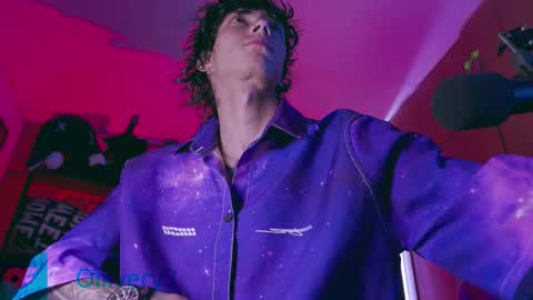 Snapshot of olliver___y chatting on 8, 11, 2025 online show from 8, 11, 2025