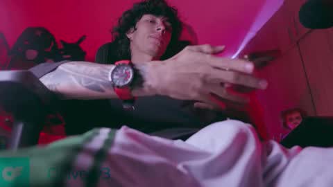 Snapshot of olliver___y chatting on 22, 11, 2025 online show from 22, 11, 2025