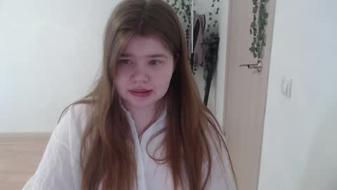 Snapshot of omellyoo chatting on 4, 3, 2026 MellY online show from 4, 3, 2026