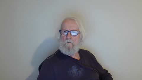 Snapshot of onanister chatting on 20, 1, 2025 Somewhere over the rainbow online show from 20, 1, 2025