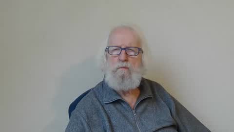 Snapshot of onanister chatting on 23, 2, 2025 Somewhere over the rainbow online show from 23, 2, 2025