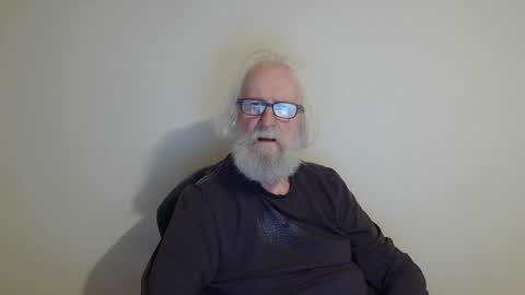 Snapshot of onanister chatting on 28, 2, 2025 Somewhere over the rainbow online show from 28, 2, 2025