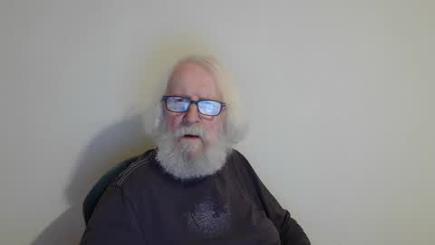 Snapshot of onanister chatting on 5, 3, 2025 Somewhere over the rainbow online show from 5, 3, 2025