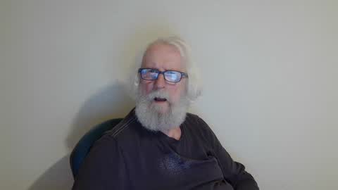 Snapshot of onanister chatting on 8, 3, 2025 Somewhere over the rainbow online show from 8, 3, 2025