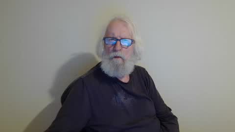 Snapshot of onanister chatting on 9, 3, 2025 Somewhere over the rainbow online show from 9, 3, 2025