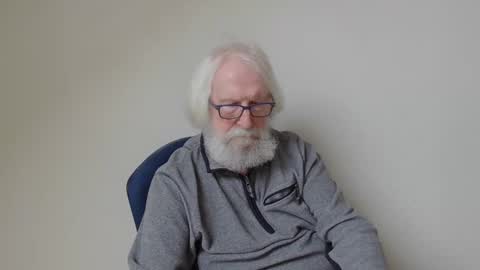 Snapshot of onanister chatting on 11, 3, 2025 Somewhere over the rainbow online show from 11, 3, 2025