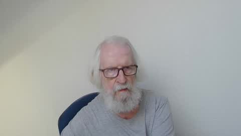 Snapshot of onanister chatting on 19, 9, 2025 Somewhere over the rainbow online show from 19, 9, 2025