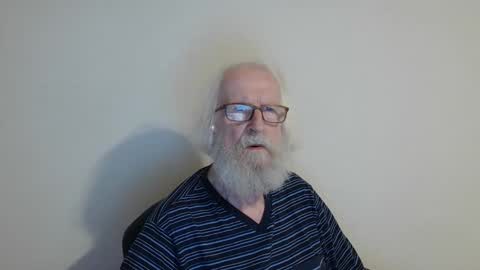 Snapshot of onanister chatting on 24, 9, 2025 Somewhere over the rainbow online show from 24, 9, 2025