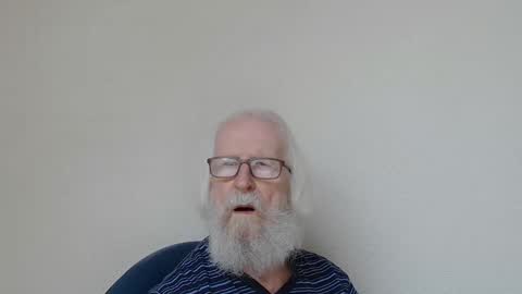 Snapshot of onanister chatting on 6, 10, 2025 Somewhere over the rainbow online show from 6, 10, 2025