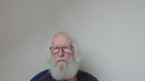 Snapshot of onanister chatting on 2, 11, 2025 Somewhere over the rainbow online show from 2, 11, 2025