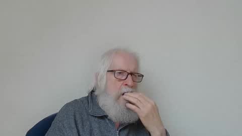 Snapshot of onanister chatting on 6, 11, 2025 Somewhere over the rainbow online show from 6, 11, 2025