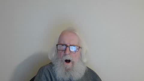 Snapshot of onanister chatting on 20, 11, 2025 Somewhere over the rainbow online show from 20, 11, 2025