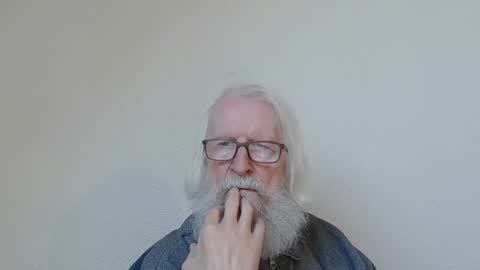 Snapshot of onanister chatting on 29, 11, 2025 Somewhere over the rainbow online show from 29, 11, 2025