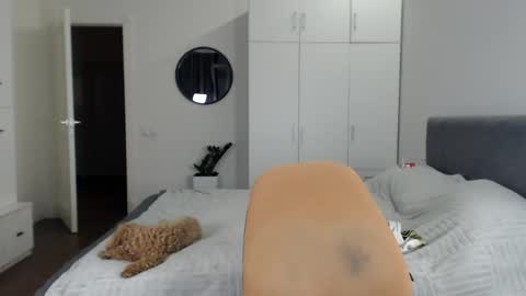 onebestlover online show from 18, 9, 2025