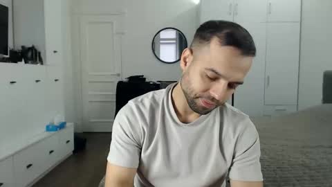 onebestlover online show from 30, 3, 2026