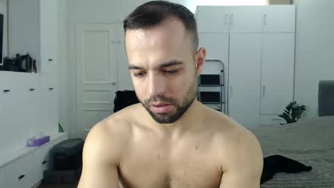 onebestlover online show from 19, 4, 2026