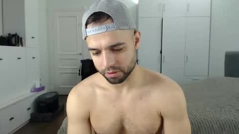 onebestlover online show from 25, 4, 2026