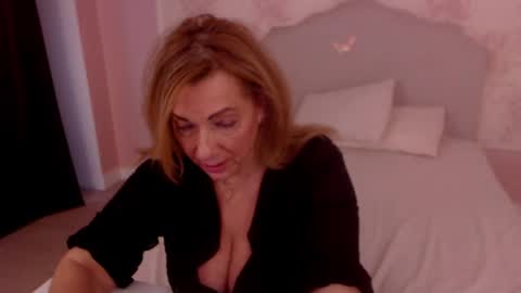 Nicole online show from 17, 2, 2025