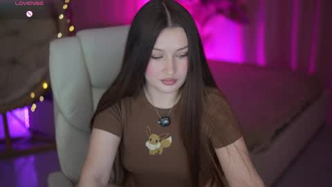 L A Y A online show from 22, 4, 2026