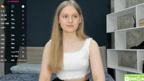 Snapshot of onelovelyalice chatting on 11, 3, 2025 onelovelyalice online show from 11, 3, 2025