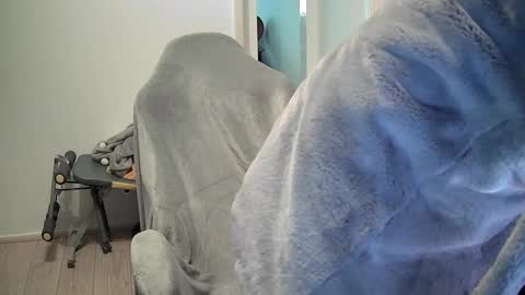 onesieboyx online show from 5, 12, 2025