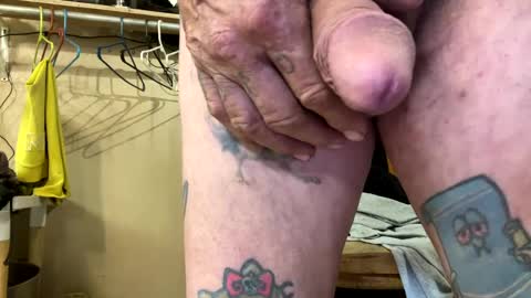 Snapshot of onesmallweenie chatting on 21, 2, 2025 onesmallweenie online show from 21, 2, 2025