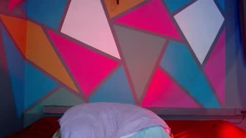 onessandra online show from 13, 2, 2026