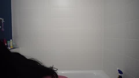 Cara Mella online show from 10, 1, 2025