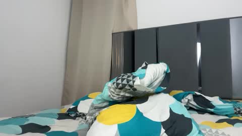 PAREJA LATINA JOVEN MUY CACHONDOS online show from 29, 4, 2026