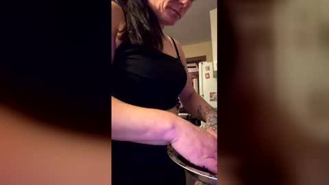 Jolene online show from 6, 4, 2026