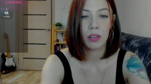 Snapshot of oops_britney chatting on 7, 6, 2026 Britney online show from 7, 6, 2026