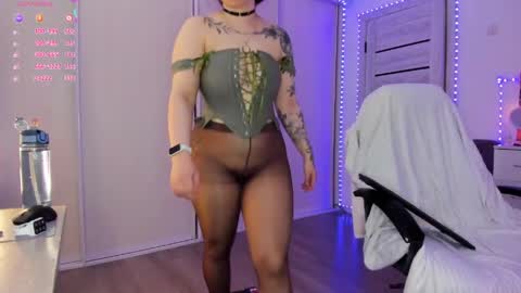 Snapshot of ophelia_mm chatting on 28, 4, 2026 Ophelia online show from 28, 4, 2026