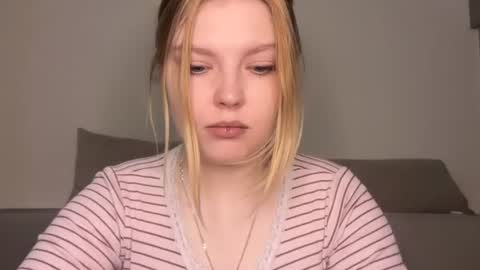 Snapshot of opheliaritz chatting on 17, 6, 2026 Ophelia online show from 17, 6, 2026