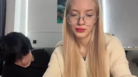 Snapshot of opiunarium chatting on 9, 11, 2025 Bella and John online show from 9, 11, 2025