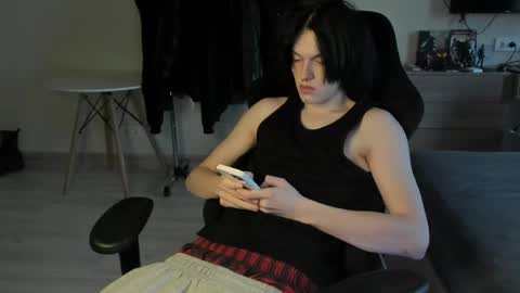 Bella and John online show from 28, 4, 2026