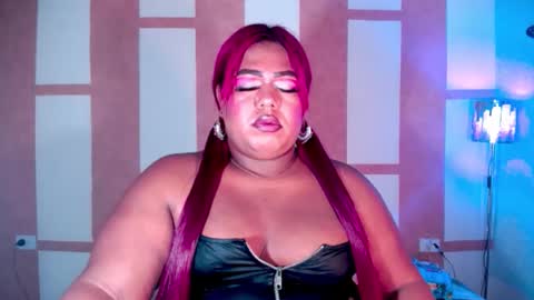 Snapshot of opraxbell chatting on 28, 1, 2025 OpraxBell online show from 28, 1, 2025