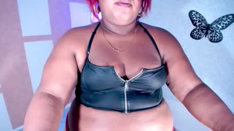 Snapshot of opraxbell chatting on 1, 2, 2025 OpraxBell online show from 1, 2, 2025