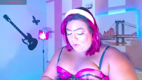 Snapshot of opraxbell chatting on 14, 10, 2025 OpraxBell online show from 14, 10, 2025