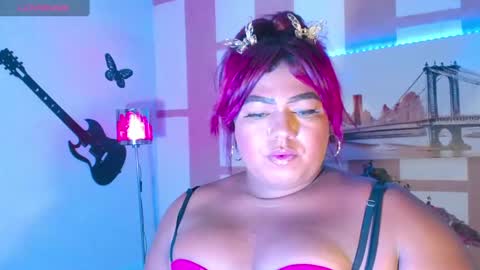 Snapshot of opraxbell chatting on 19, 10, 2025 OpraxBell online show from 19, 10, 2025